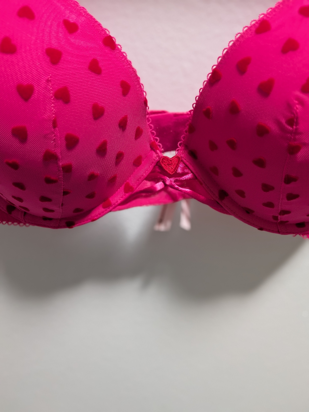 Victoria's Secret Fuchsia Heart-Print Bra 36DD - Picture 2 of 11